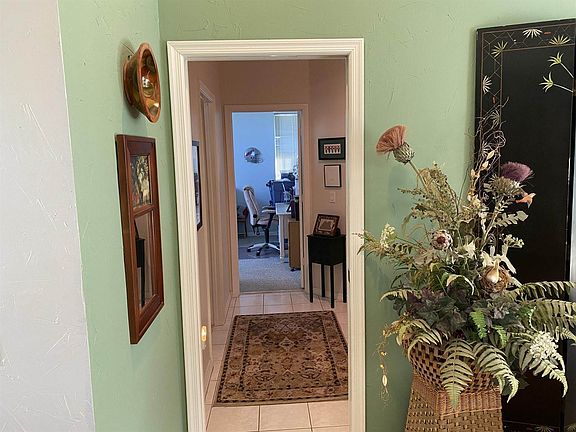 4th image of 1910 SW Oakwater Pointe