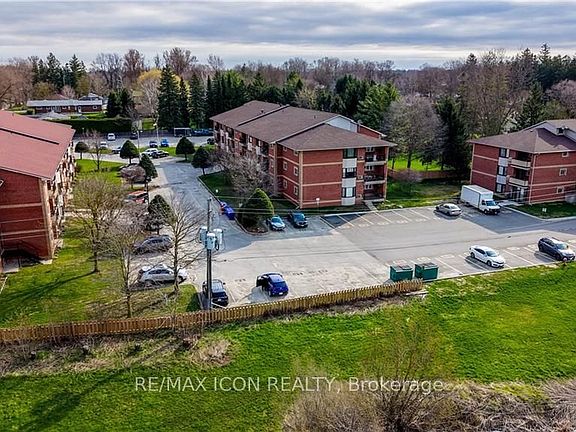 4th image of 440 Durham St W #210