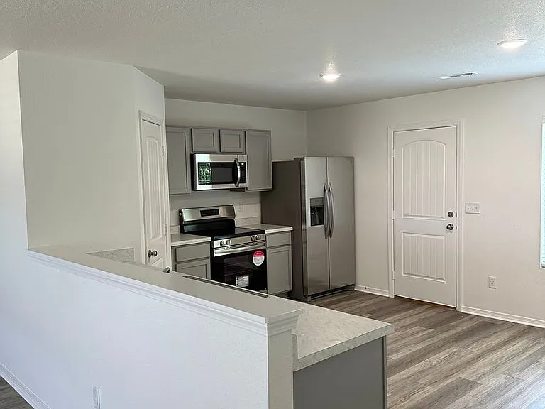 1400 Meadows Dr — Photo 7