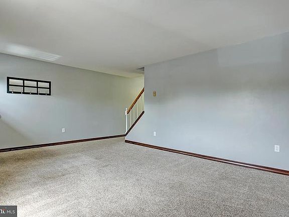 3rd image of 71 Ashford Dr