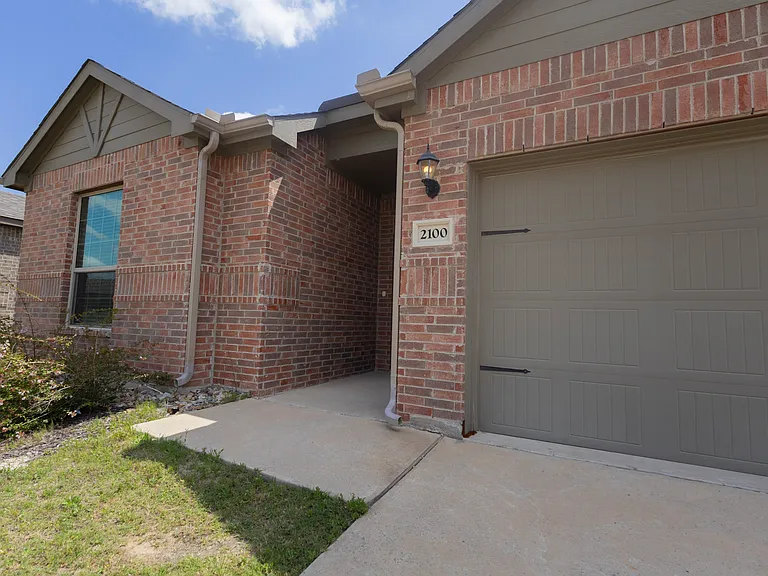 2100 Penaflor Dr — Photo 9