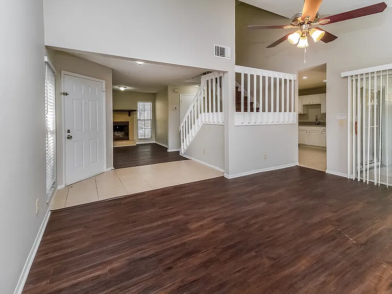 1240 Crossfield Dr — Photo 5