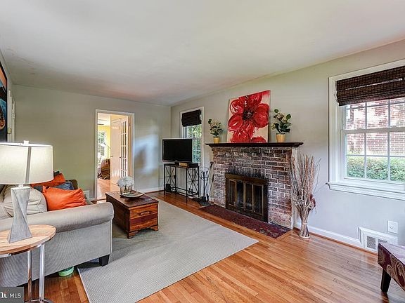 4th image of 705 Auburn Ave