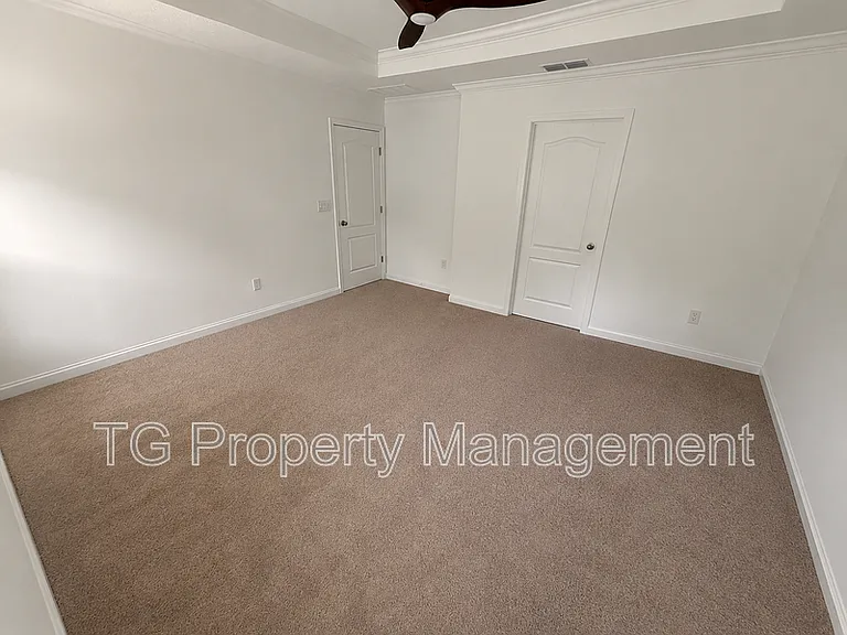 248 Zancara St — Photo 23