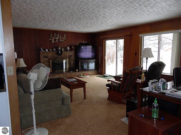 4th image of 207 E Westover St