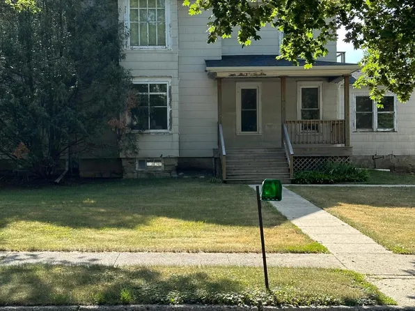 319 E Wyoming St, Redwood Falls, MN 56283