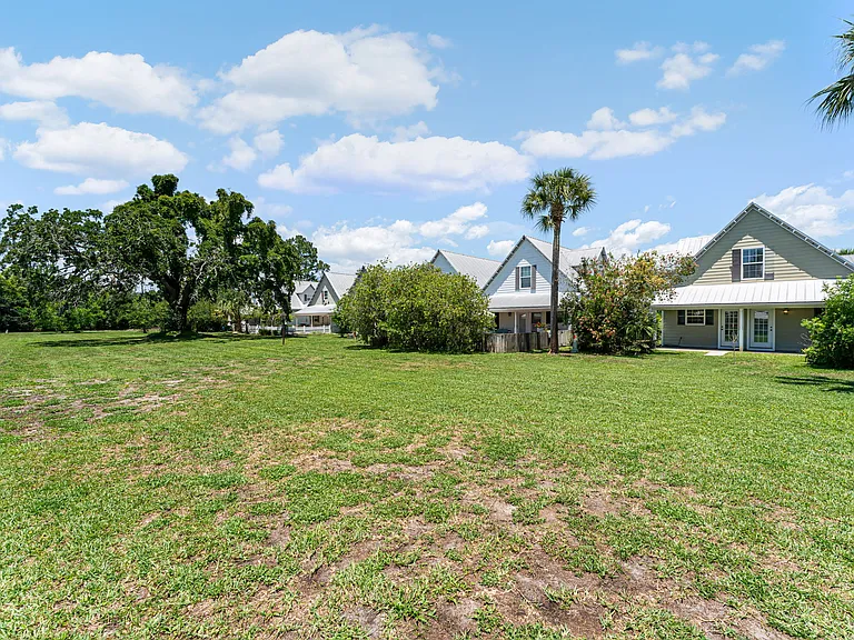 1014 Long Ave — Photo 4