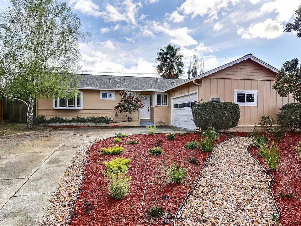 1st image of 10865 W Estates Dr