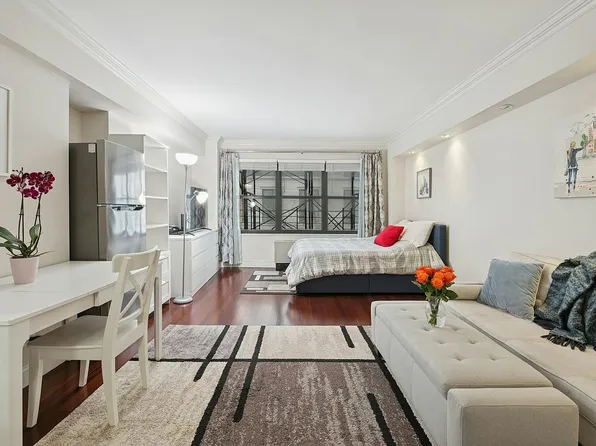 140 E 56th St APT 3G, New York, NY 10022