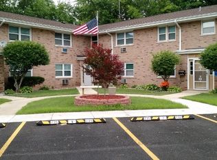 1431 Meyer St APT 24, Elgin, IL 60123