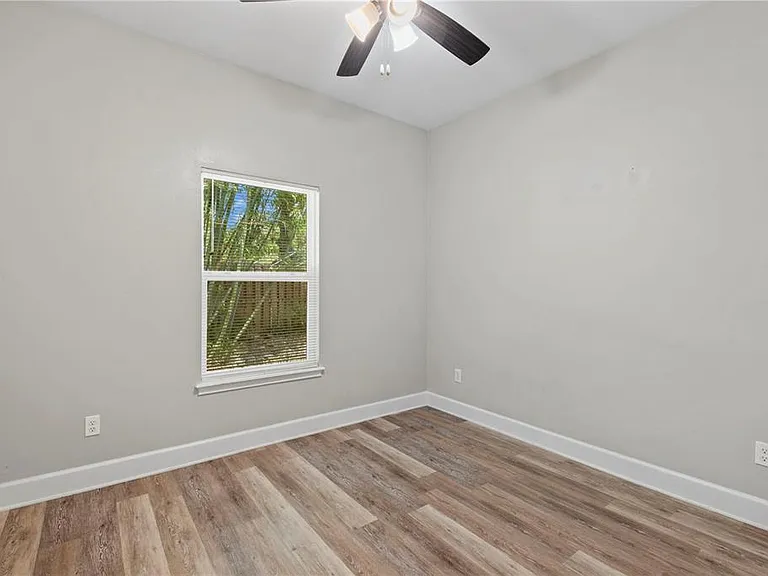 25726 SW 19th Ave — Photo 16