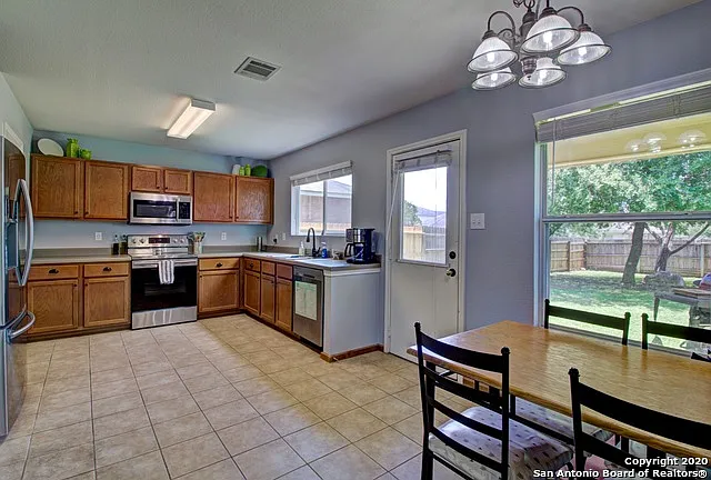 3906 Azalea Breeze — Photo 11