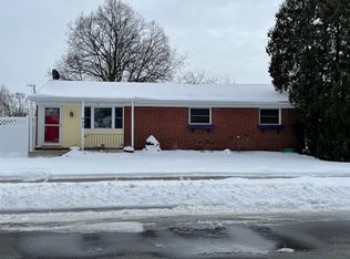 423 Nichols Dr, Saline, MI 48176