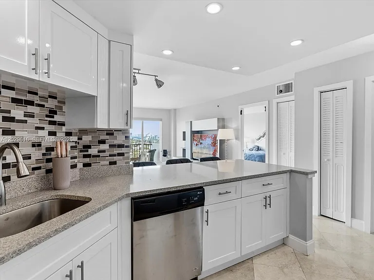 340 Sunset Dr #1407 — Photo 16