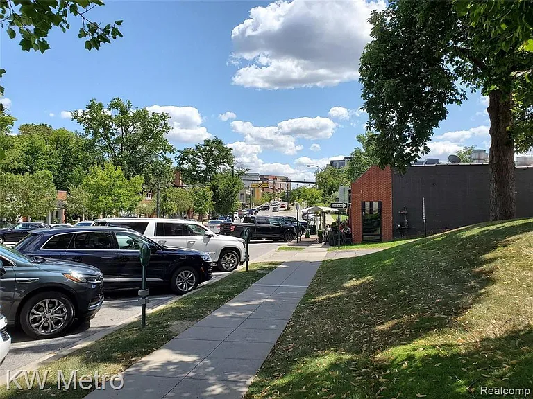 553 N Old Woodward Ave — Photo 20