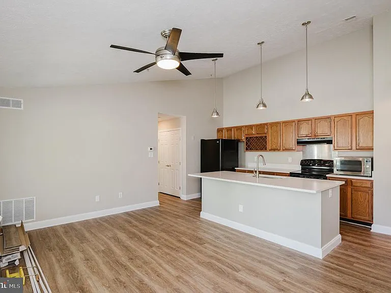 3100 Cardinal Way #J — Photo 11