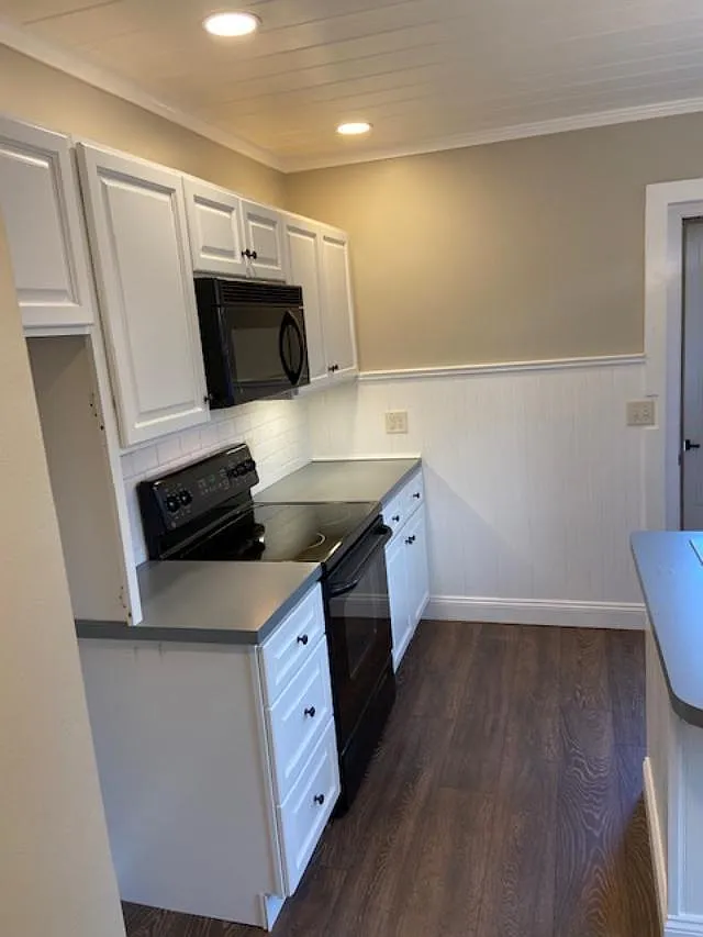 135 N Marshall St — Photo 3