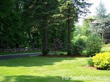 2nd image of 3 Dayton Dr