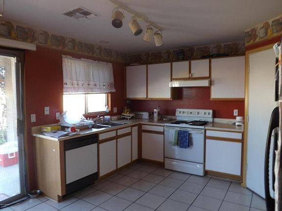 3rd image of 12819 N Palm St