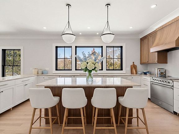 3rd image of 577 Grove St