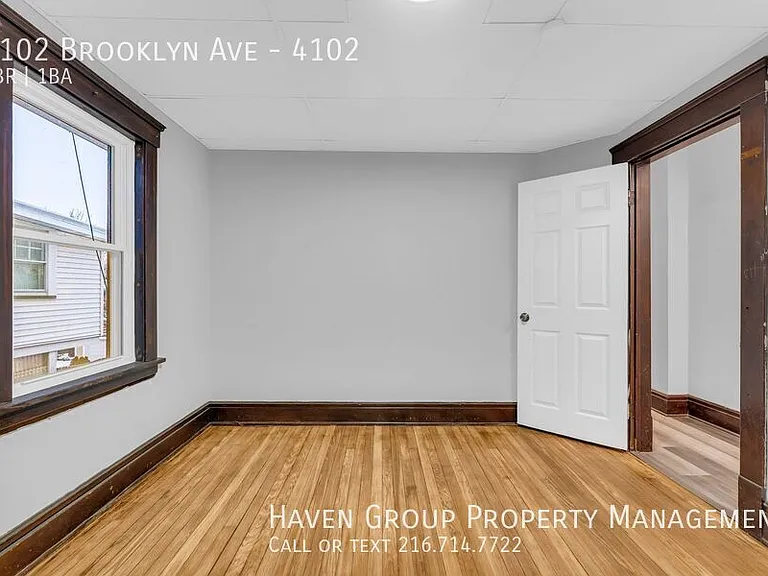 4102 Brooklyn Ave #4102 — Photo 13