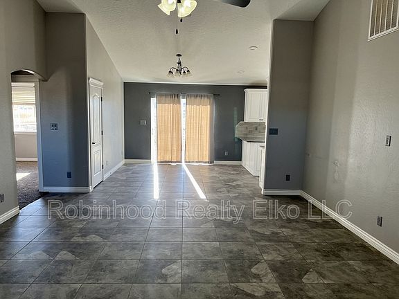 2nd image of 758 Parkridge Pkwy