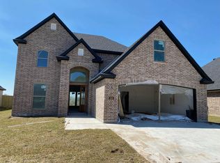 5131 Pebble Beach Dr, Groves, TX 77619