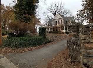 620 Red Ln, Salem, VA 24153