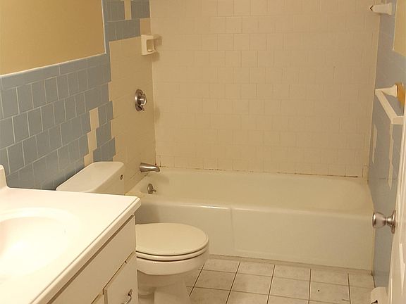 3rd image of 8 Tarklyn St APT 2