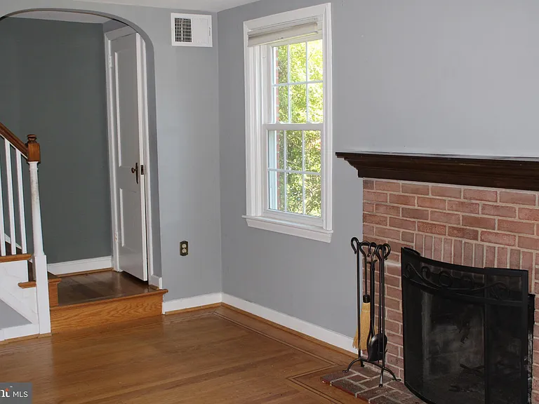 35 Moreland Rd — Photo 8