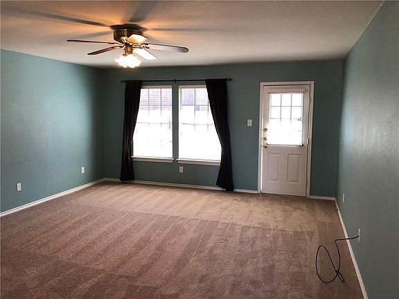 4th image of 2607 Mountain View Dr