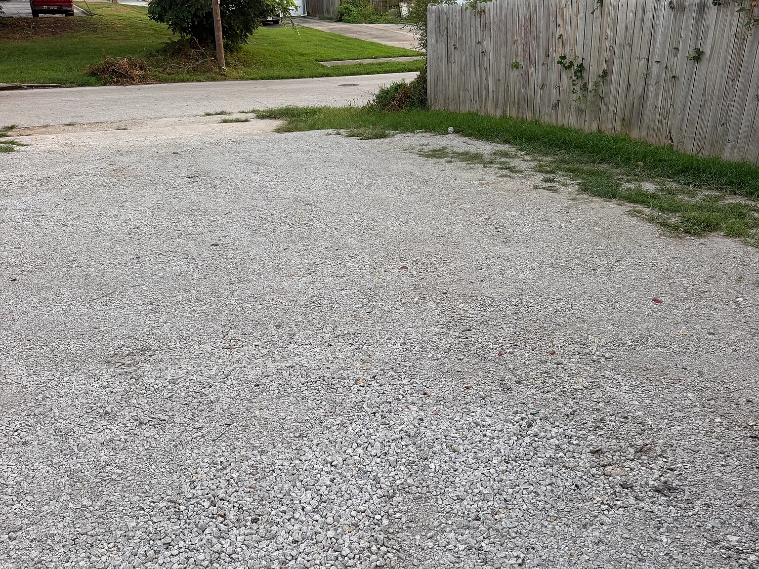 2 bed, 700 sqft, $1,325 — Photo 3