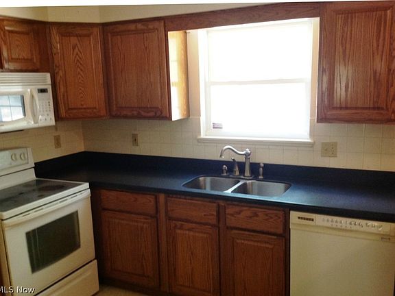 5th image of 754 Fronek Dr