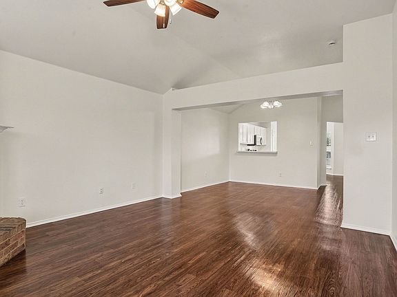 3rd image of 115 Windsor