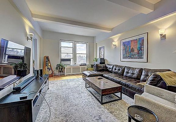 3rd image of 520 Amsterdam Ave #8A