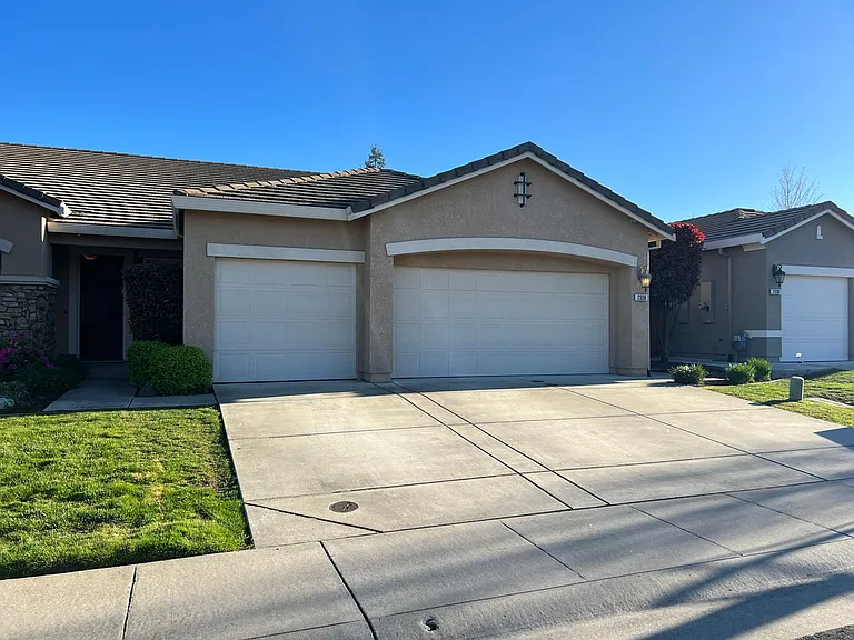 2338 Dunsley Cir — Photo 2
