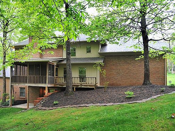 3rd image of 729 Summit Lake Ct