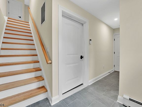 5th image of 182 E 25th St #A