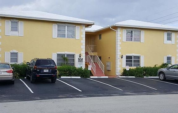 3rd image of 1420 SE 4th Ave #7A