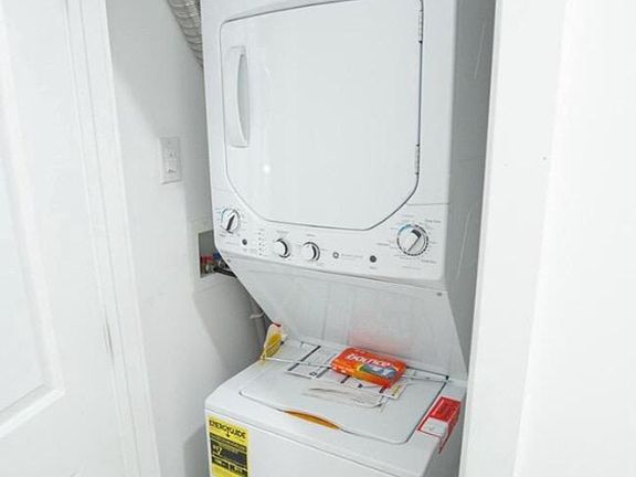 5th image of 3945 Lancaster Ave #2B