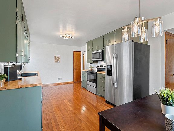 5th image of 1621 Johnston DRIVE