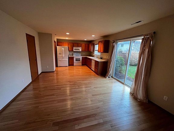 2nd image of 21648 SE 299th Way