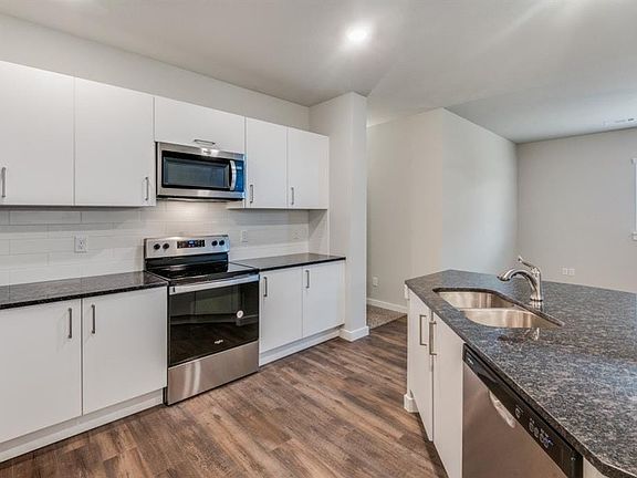 5th image of 616 Blackland Dr
