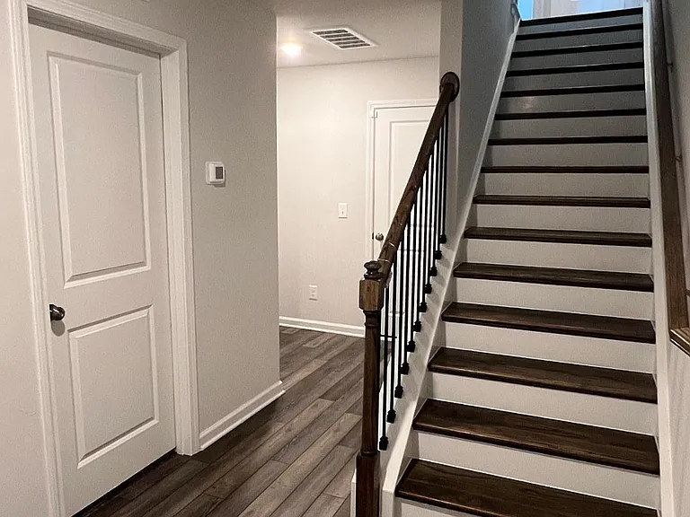 6417 Mentor Pl — Photo 2