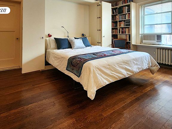 3rd image of 60 W 68th St APT 6G