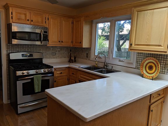 2nd image of 210 E Maude Ave