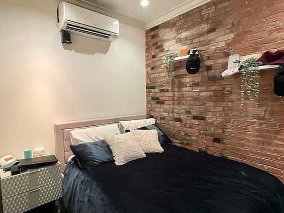 4th image of 133 E 4th St #6224