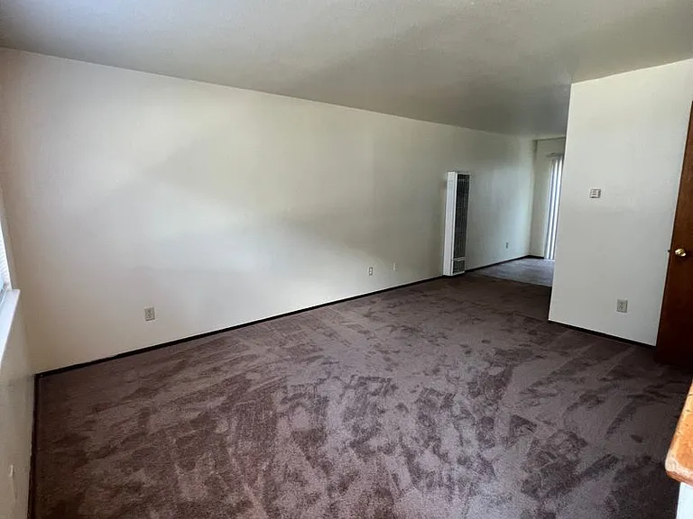 1305 Haven Ln — Photo 3