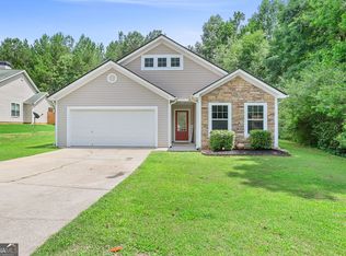 107 Meadowbrook Ln, Grantville, GA 30220