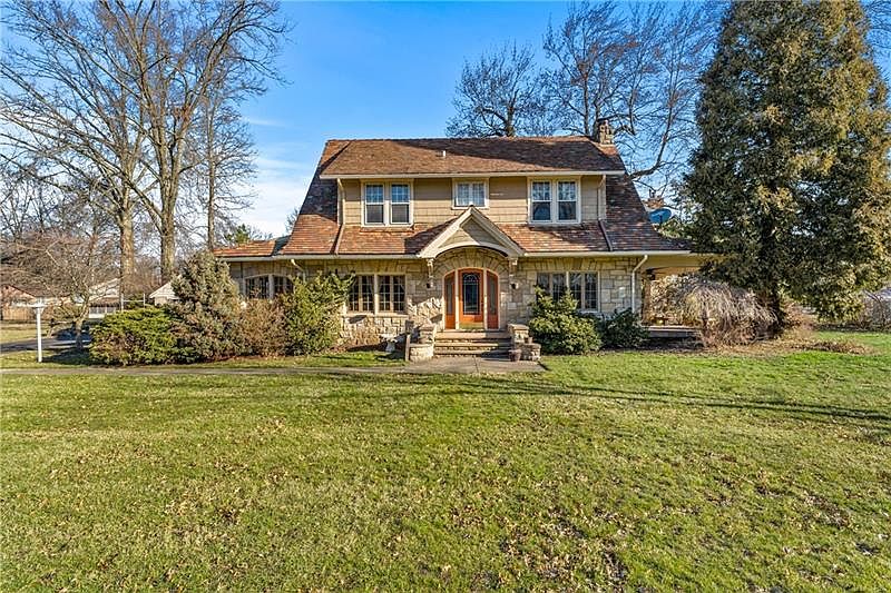 15 E Hazelcroft Ave, New Castle, PA 16105 Zillow